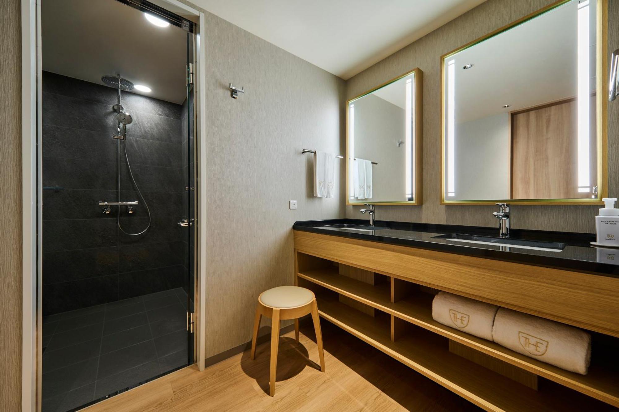 The Royal Park Hotel Kyoto Umekoji Exterior photo